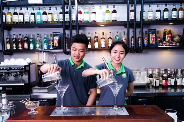 Nghề pha chế đồ uống có là lựa chọn tốt cho tương lai?